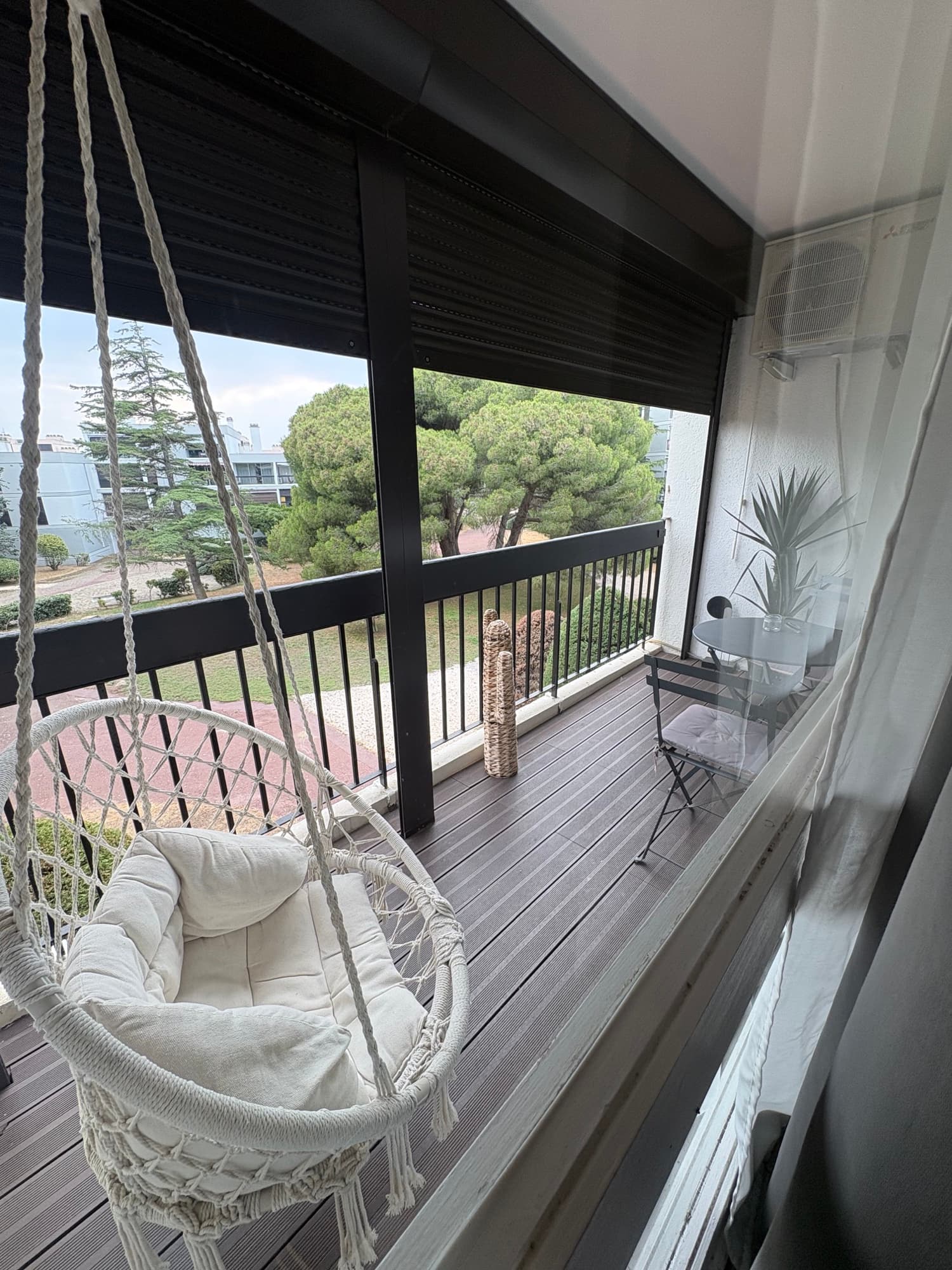 Terrasse suite romantique Saint-Cyprien vue parc